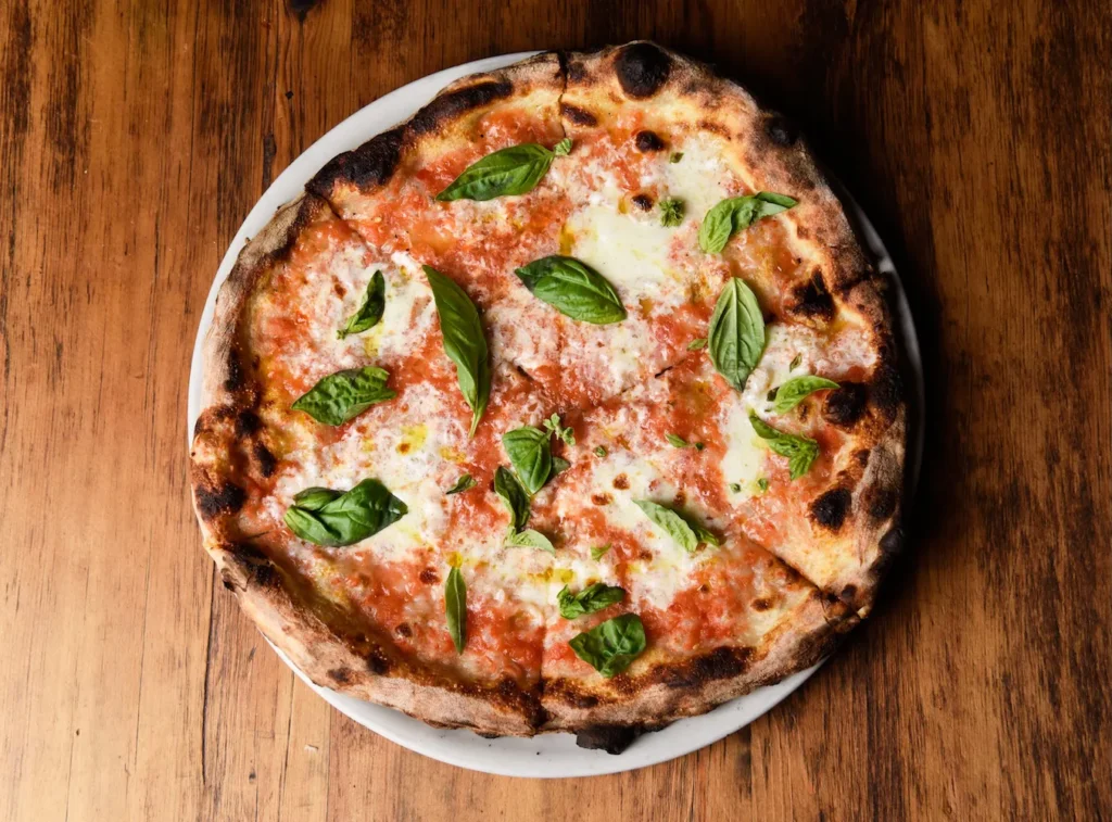 Dan Richer_Pizza 1_© Robin & Sue Photography