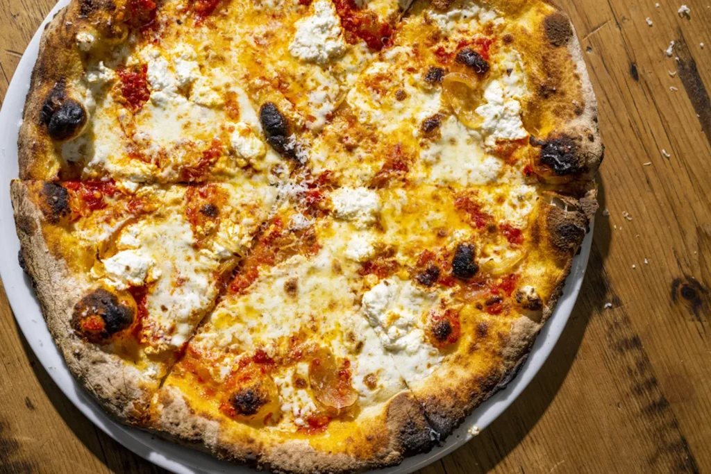 Dan Richer_Pizza3_© Evan Sung